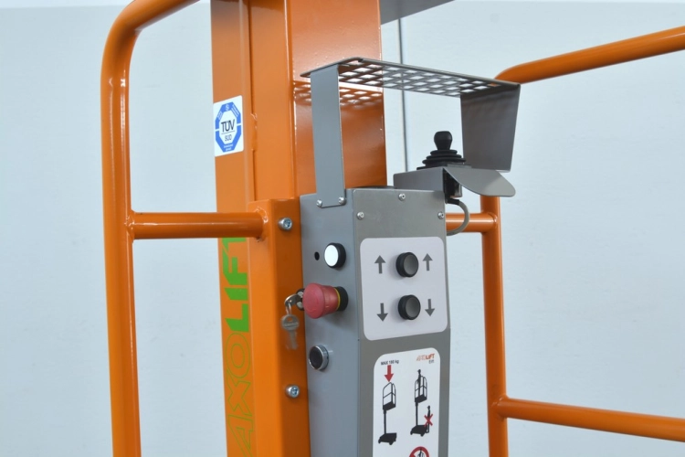 Podnośnik osobowy AXOLIFT ELIFT 3.0 zwyżka ręczna podest roboczy ruchomy 4,95 m
