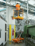 Podnośnik osobowy AXOLIFT P300 zwyżka ręczna podest roboczy ruchomy