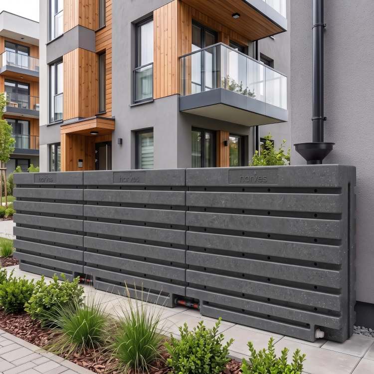 Ścienny zbiornik na deszczówkę wodę 1000 L płaski modułowy naziemny Rainwater Wall HARVES kolor ciemny szary terracota