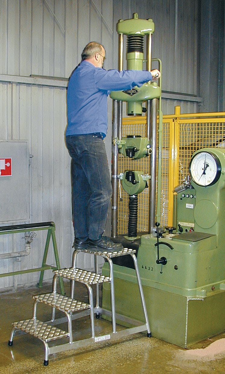 Użytkowanie schodków montażowych krause